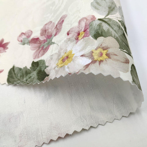 Пролетен текстилен материал